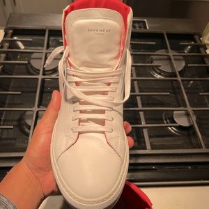 Givenchy Devon sneakers in red and white.
